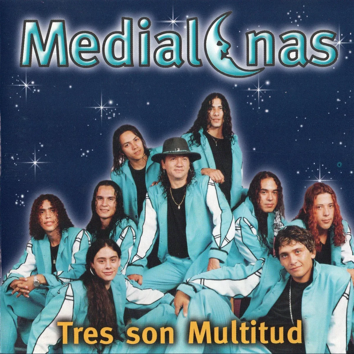Carátula de Tres Son Multitud